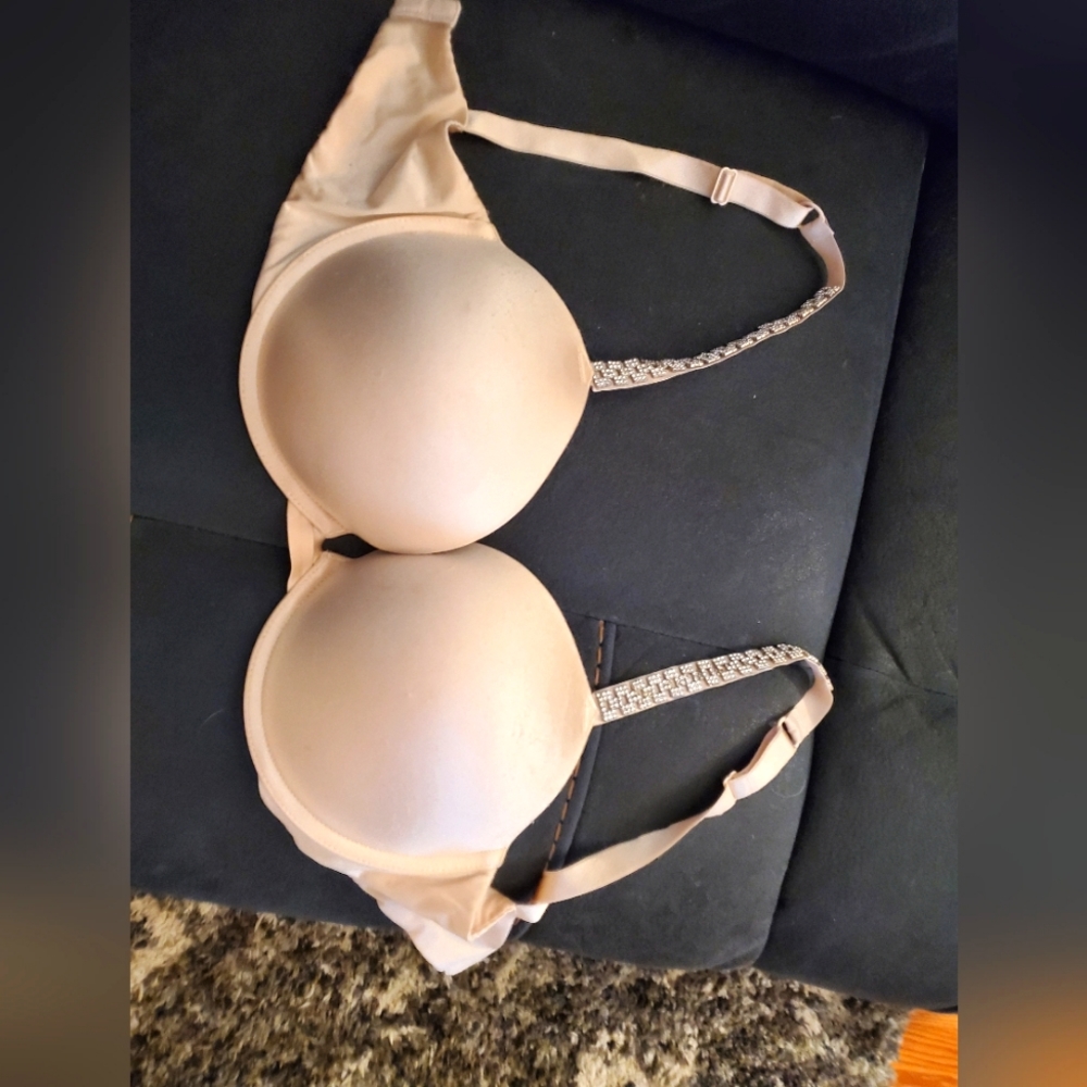 Victoria's secret jeweled bra 32DDD